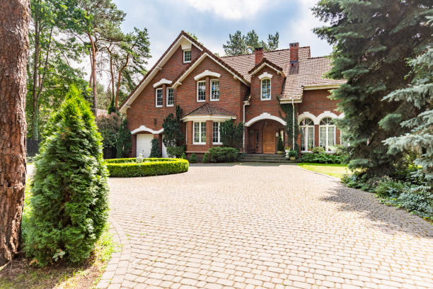 Best Local Driveway Pavers  in Toppenish, WA